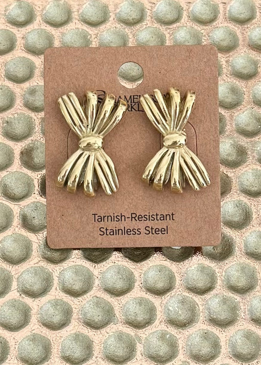 The Classic Bow Studs